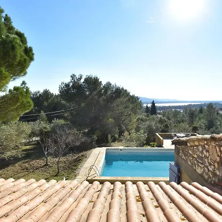 View Rhone * Aramon